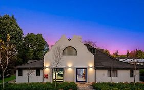 30 On Whites Guesthouse
